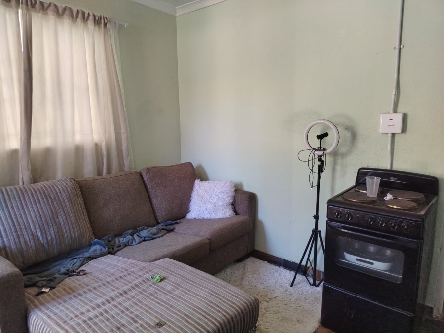 To Let 1 Bedroom Property for Rent in Oos Einde North West